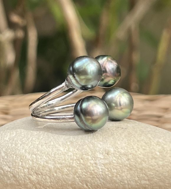 Bijou en perle de Tahiti aux reflets rares et lustre exceptionnel. Certificat d’authenticité et livraison sécurisée – Poemotu.