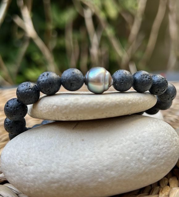 Bijou en perle de Tahiti aux reflets rares et lustre exceptionnel. Certificat d’authenticité et livraison sécurisée – Poemotu.