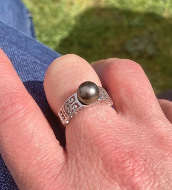 Poemotuで最も人気のあるタヒチアンリングについての、お客様からの100%本物の声を確認してください - 私たちのコミュニティからの写真付きレビュー