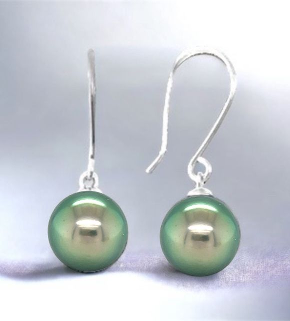 Bijou en perle de Tahiti aux reflets rares et lustre exceptionnel. Certificat d’authenticité et livraison sécurisée – Poemotu