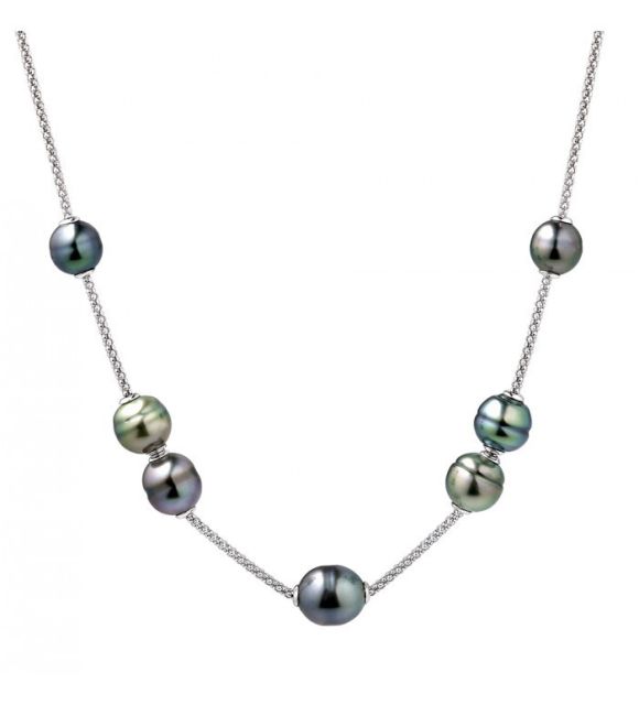 مثل احتفال بولينيزي، تتحرك لآلئ تاهيتي بحرية على النسيج الفضي، متغيرة في الإيقاع والتركيبة حسب رغباتك.