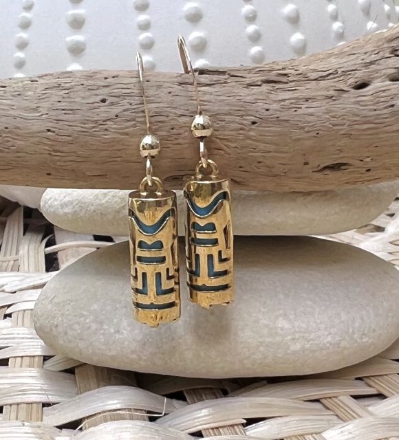 Profitez sans attendre de cette paire de boucles tiki - exceptionnellement disponible - pièce unique -