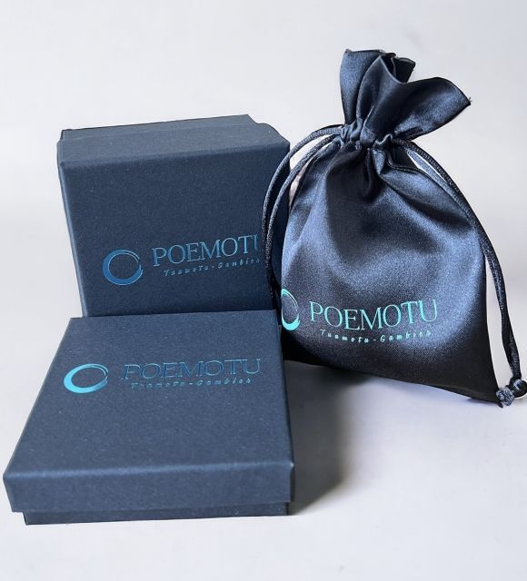 Découvrez une pièce unique artisanale de poemotu - keshi gris - certificat GIA - livraison sécurisée gratuite - satisfait ou remboursé