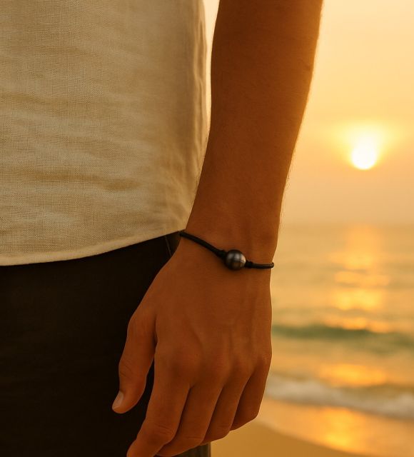 Bijou en perle de Tahiti aux reflets rares et lustre exceptionnel. Certificat d’authenticité et livraison sécurisée – Poemotu.