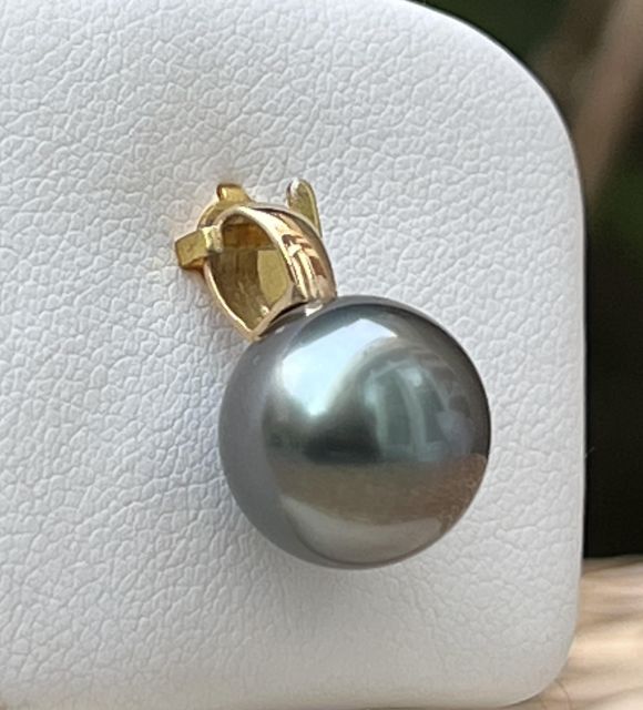 Gioiello in perla di Tahiti con riflessi rari e lucentezza eccezionale. Certificato di autenticità e consegna sicura - Poemotu.