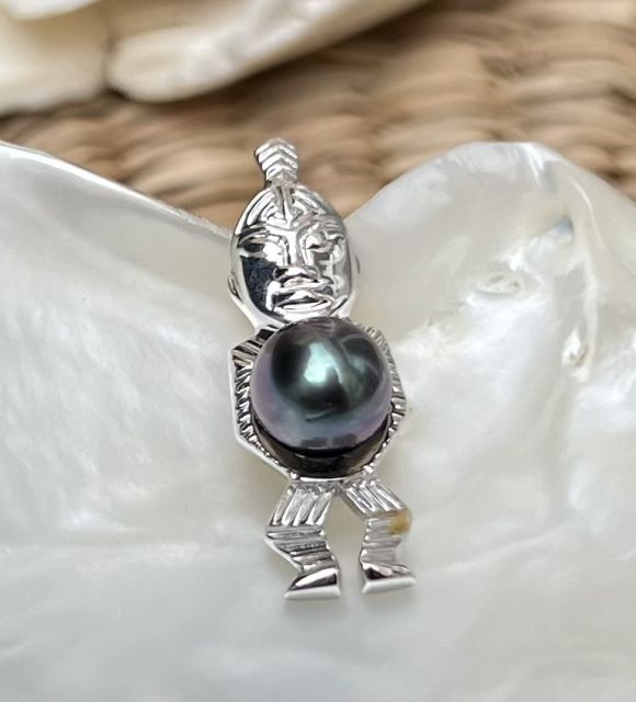 Schmuckstück aus Tahiti-Perlen mit seltenem Schimmer und außergewöhnlichem Glanz. Echtheitszertifikat und sichere Lieferung – Poemotu.