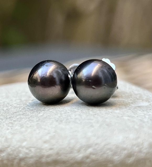 Bijou en perle de Tahiti aux reflets rares et lustre exceptionnel. Certificat d’authenticité et livraison sécurisée – Poemotu