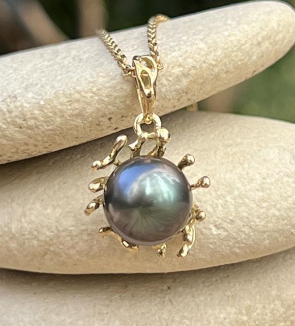 Affichez le symbole parfait de la protection des lagons polynésiens - perle de Tahiti véritable de 9.85mm - certifié et garanti - livraison sécurisée gratuite