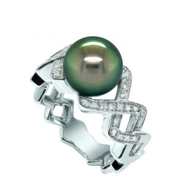 Bijou en perle de Tahiti aux reflets rares et lustre exceptionnel. Certificat d’authenticité et livraison sécurisée – Poemotu.
