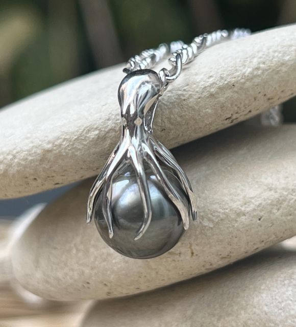 Pendentif pieuvre véritable perle de Tahiti au caractère authentique - certifié et garanti - livraison gratuite sécurisée