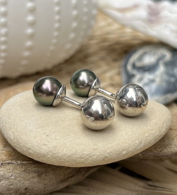 اكتشف رفاهية أزرار الأكمام الخاصة بنا واللآلئ الحقيقية من تاهيتي من بولينيزيا الفرنسية - توصيل مجاني - شهادة GIA للؤلؤة تاهيتي.