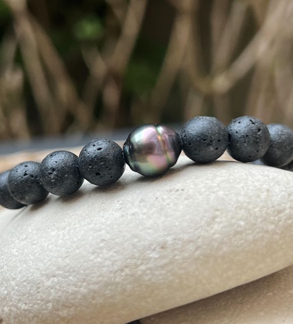 Bijou en perle de Tahiti aux reflets rares et lustre exceptionnel. Certificat d’authenticité et livraison sécurisée – Poemotu.